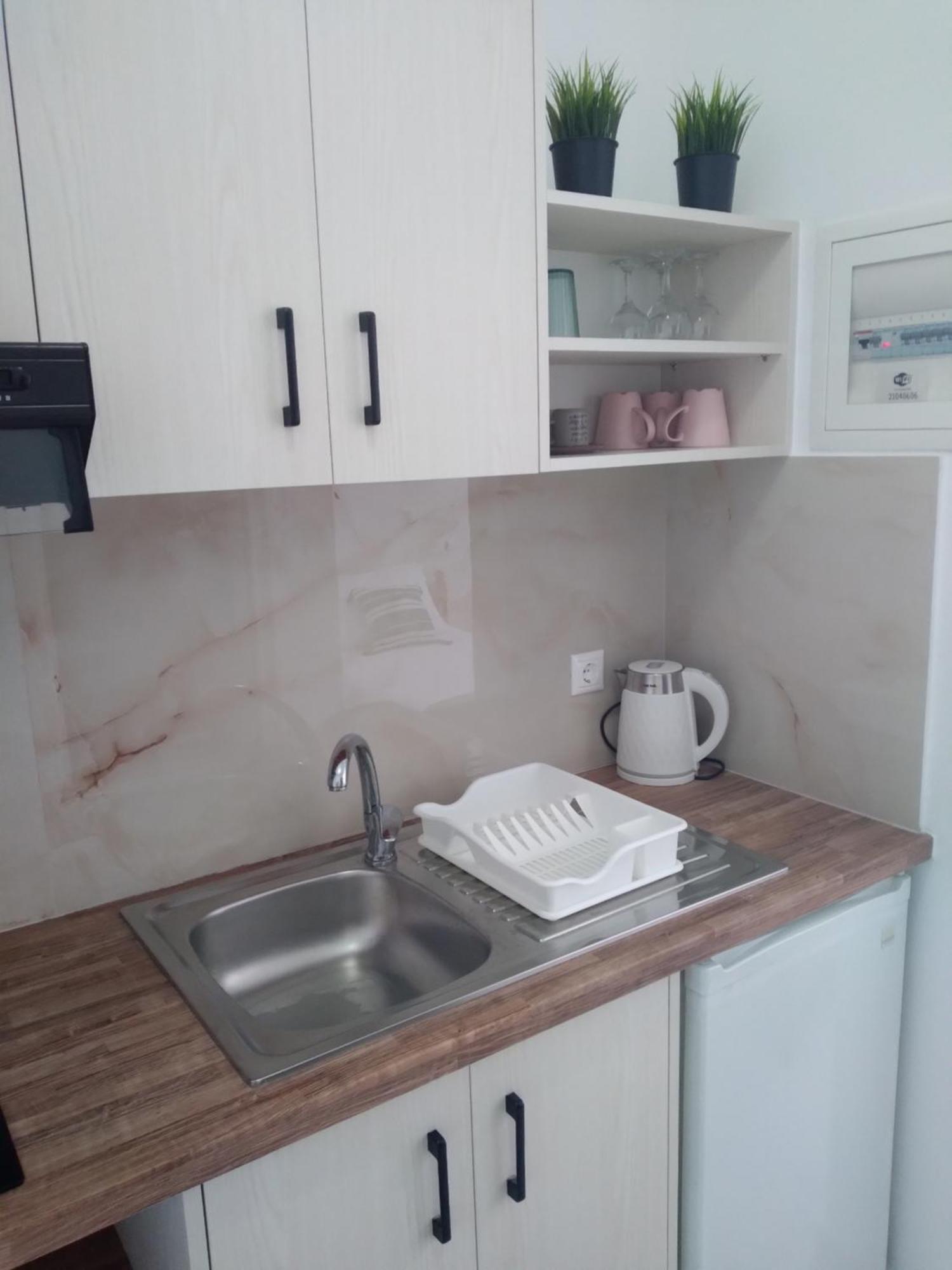 Nadim Rooms Himare Eksteriør bilde