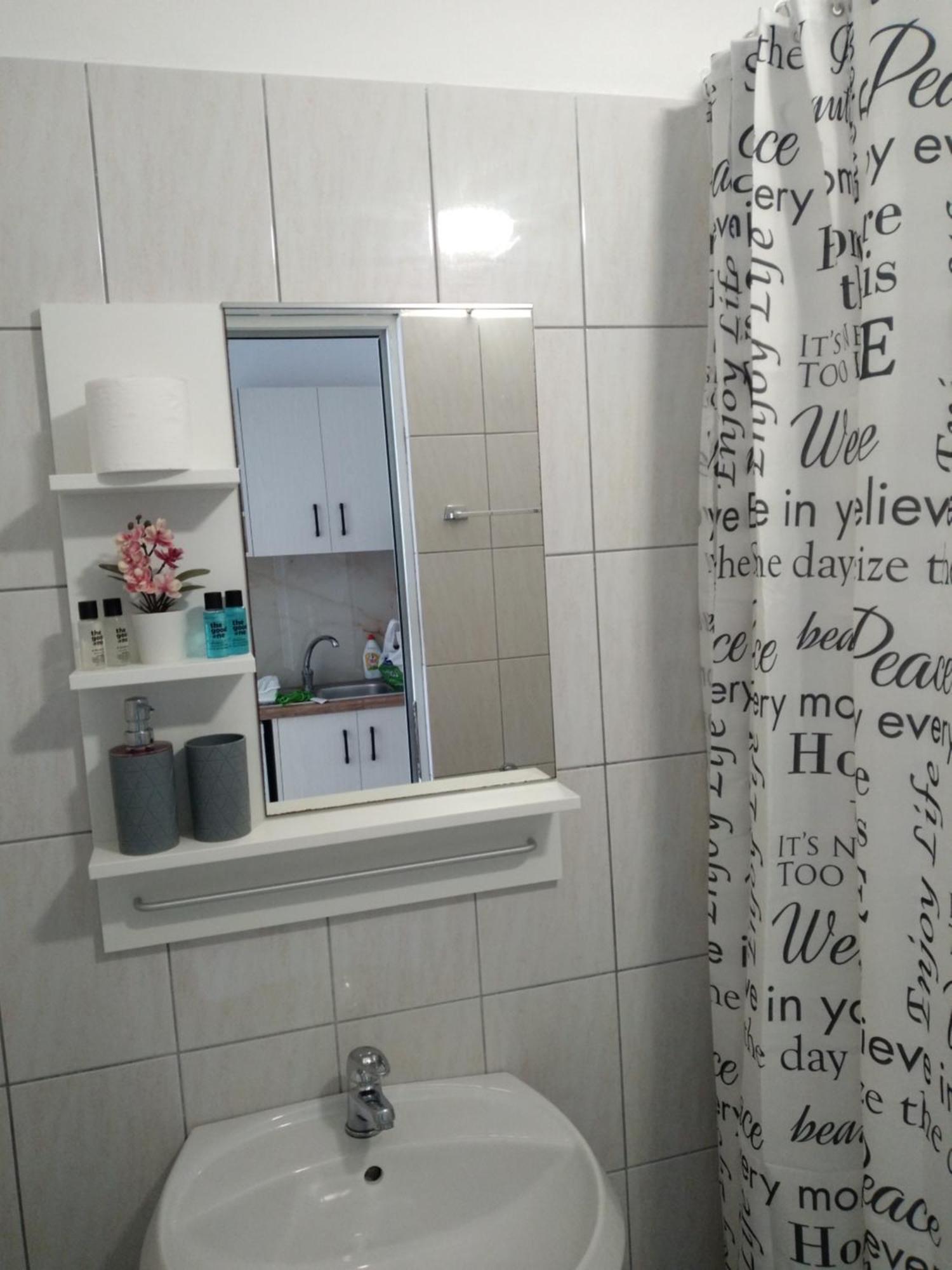 Nadim Rooms Himare Eksteriør bilde