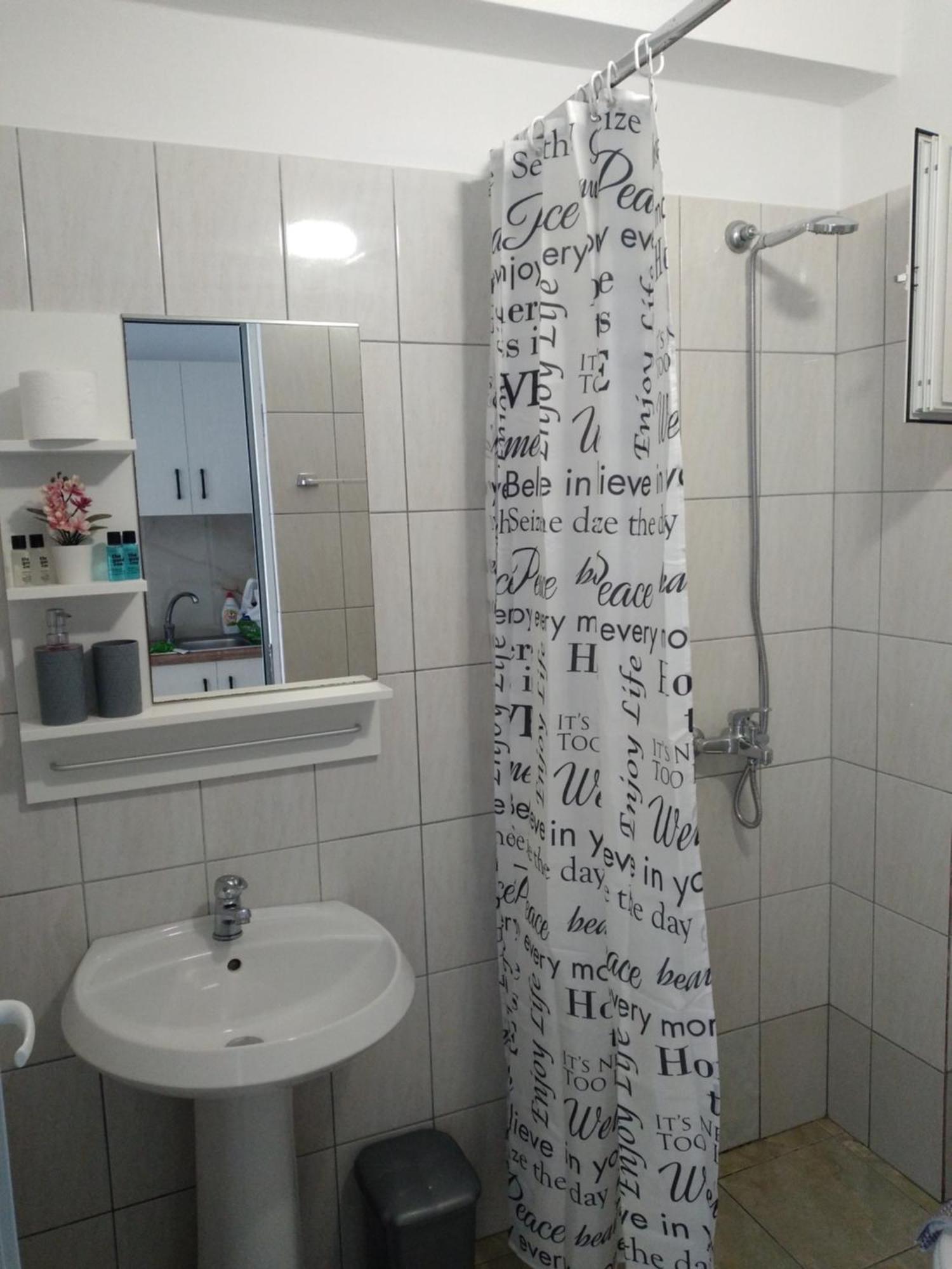 Nadim Rooms Himare Eksteriør bilde